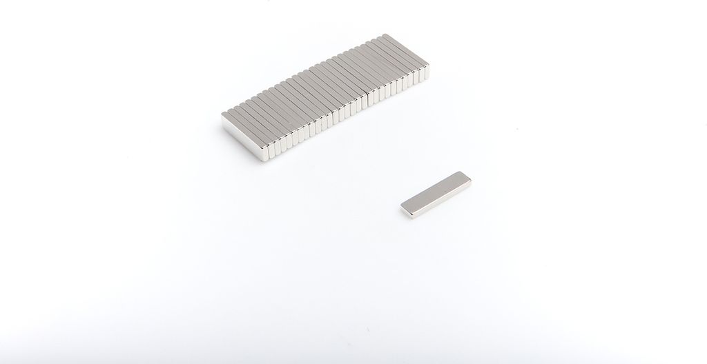 Neodymové magnety 20 x 5 x 2 mm N38 blokové puzdro - 10 Obrázok produktu 