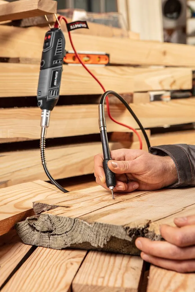 Rénovez et réparez avec précision grâce à la mini-meuleuse 170W 35000