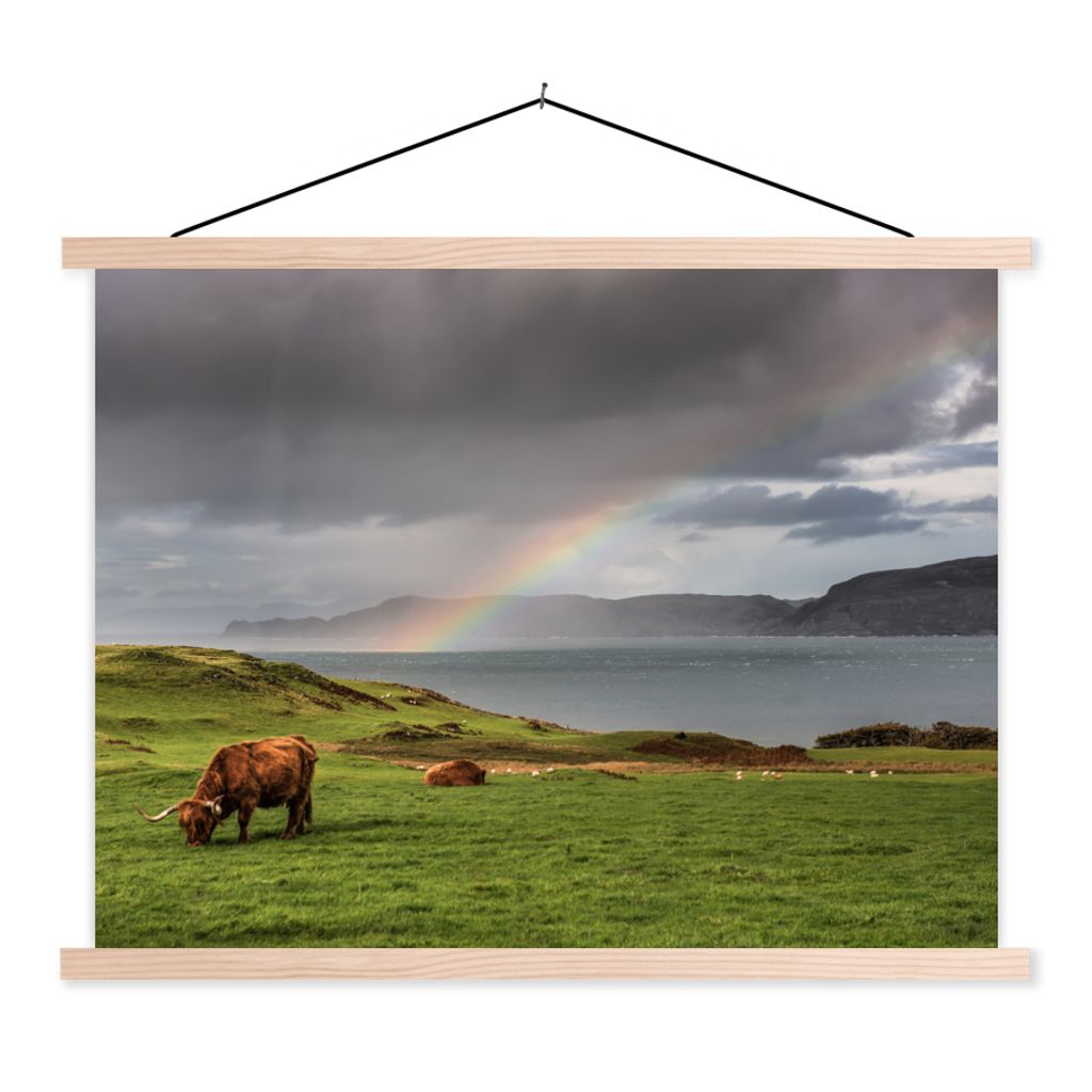 MuchoWow Textilposter Schottische Highlander - Gras - Wolken 120x90 cm mit holzfarbenen Rahmen - Magnetisch