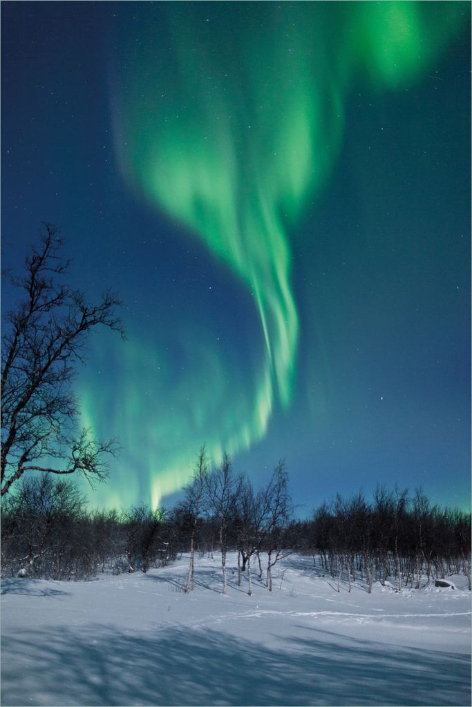 Wallario selbstklebendes Poster - Polarlicht in Schweden, Größe: 61 x 91,50 cm