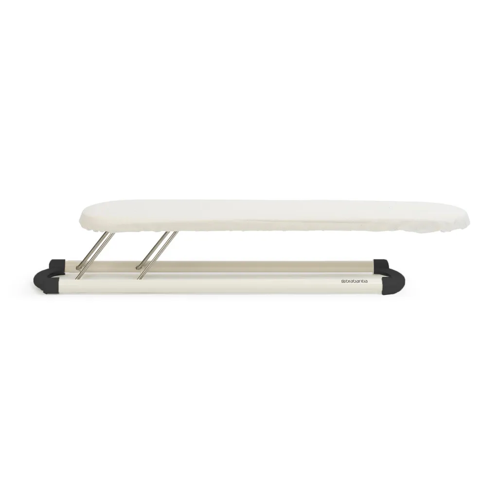Repassez vos manches sans faux plis avec la planche Brabantia 60x10 Ecru
