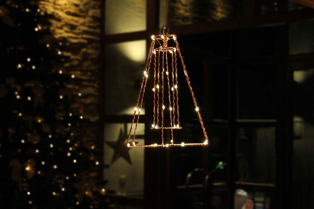 Silhouette aus kupferfarbenem Draht mit 42 LED warmweiß Laterne Deko zum Aufhängen