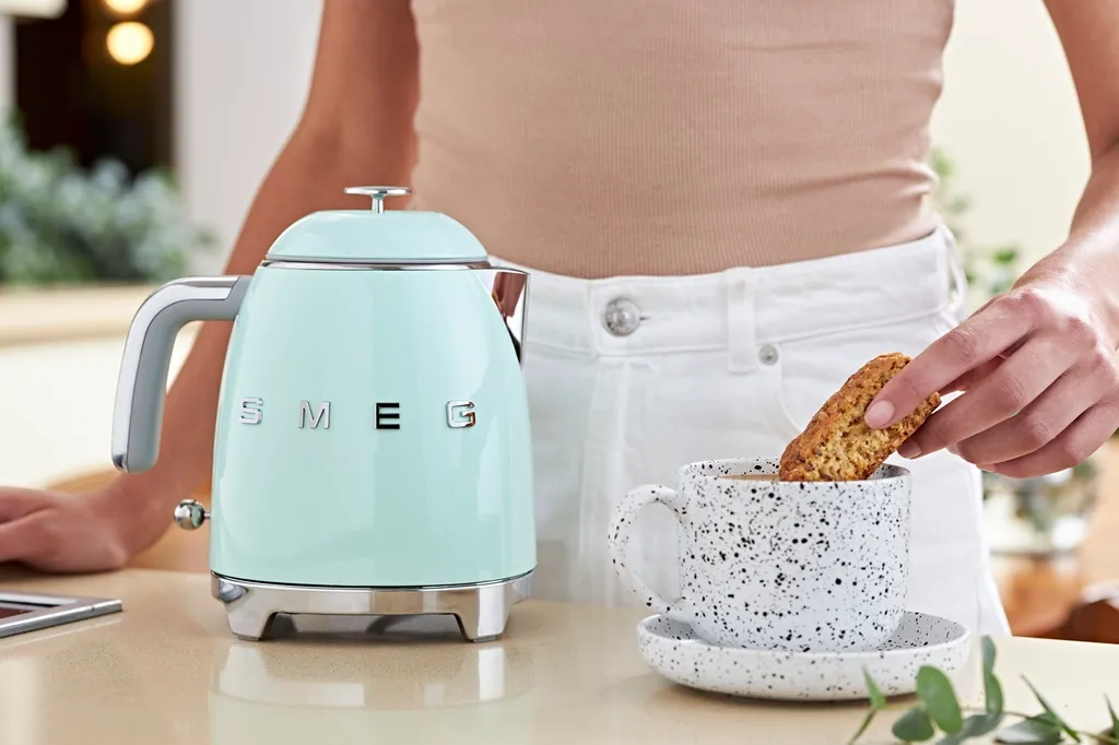 Recensione Smeg KLF05PGEU Mini Bollitore Verde - Ideale per 3 Tazze - 9
