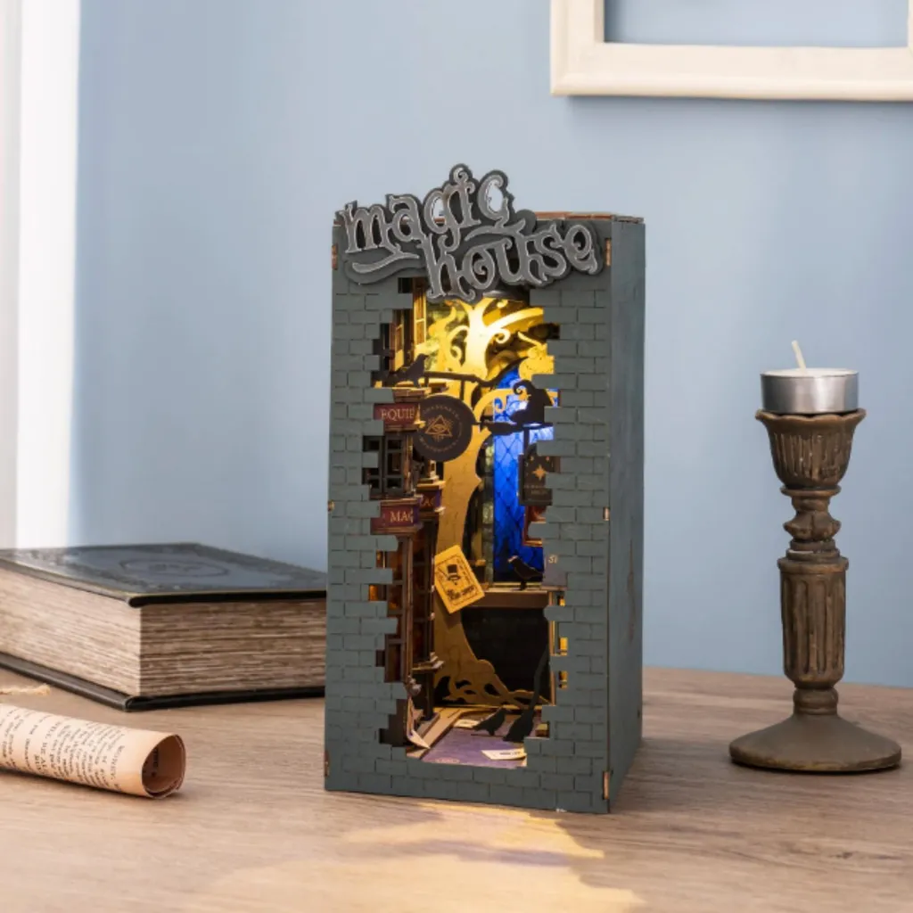 Kit de construction Book Nook Magic House : idée cadeau DIY créative