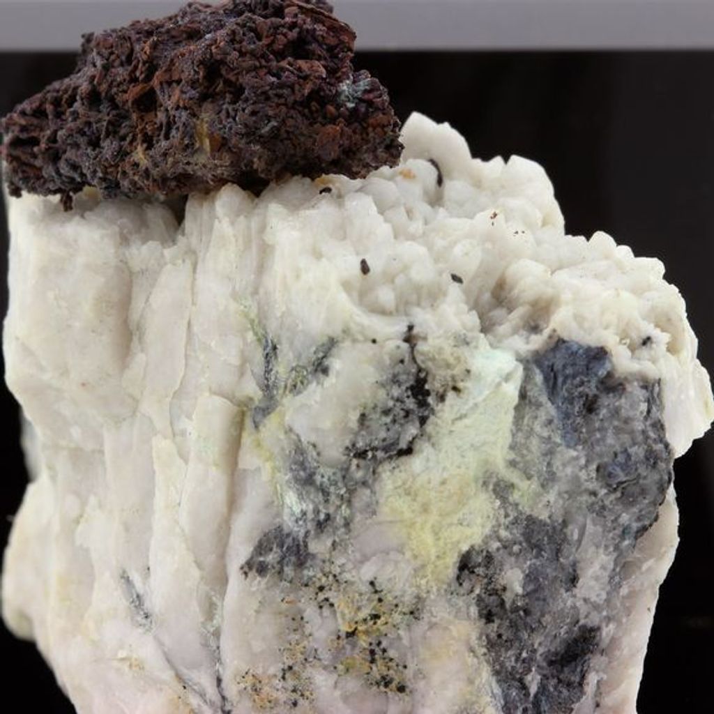 Natives Kupfer und Cuprit auf Quarz 253,5 Karat