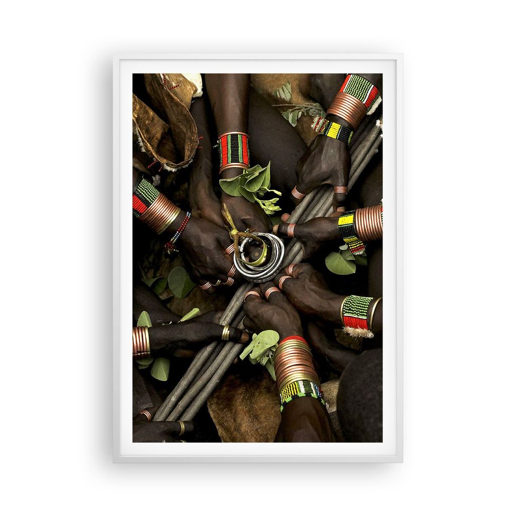 Gerahmtes Poster - Weißer Rahmen - Äthiopien Ritual Stamm - 70x100 cm - Wand Bild - Wanddeko - Wandbilder - Kunstposter - Wandposter - Bilderrahm...