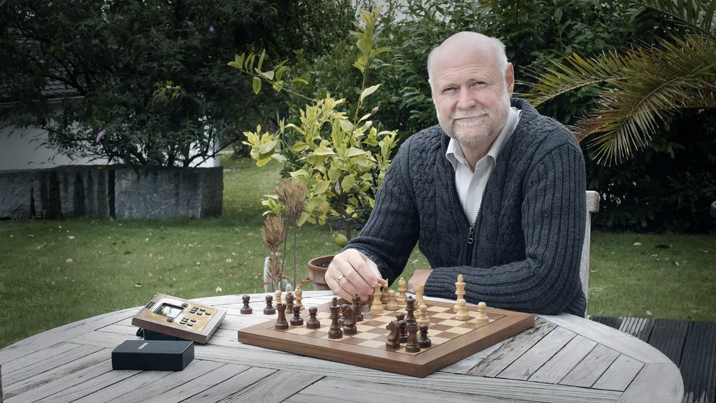 Ordinateur d'échecs électronique Millenium M825 Chess Volt interactif