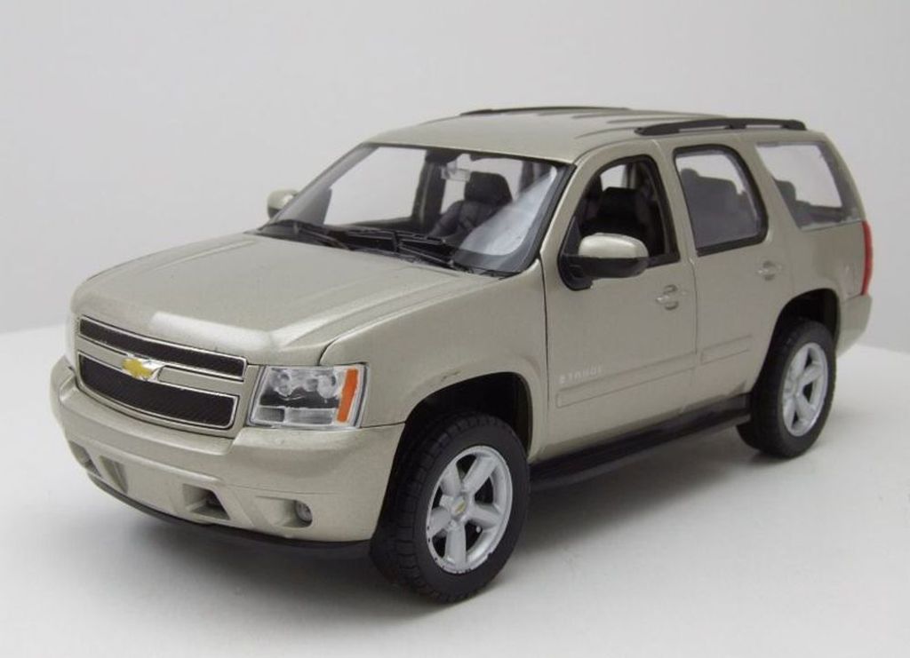 Welly 22509S Chevrolet Tahoe 2008 silber 1:24