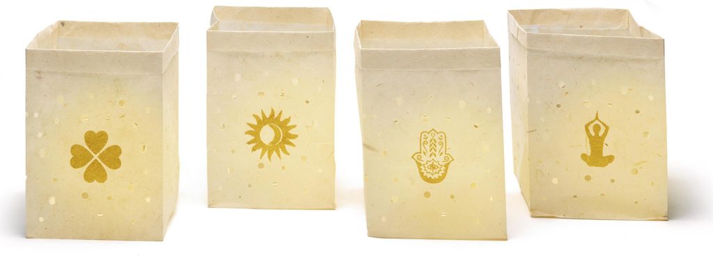4 Lichttüten aus natürlichem Büttenpapier natur mit Kleeblatt, Sonne, Mond, Hand der Fatima, Yoga Motiven für Windlicht oder LED-Teelicht Editi...