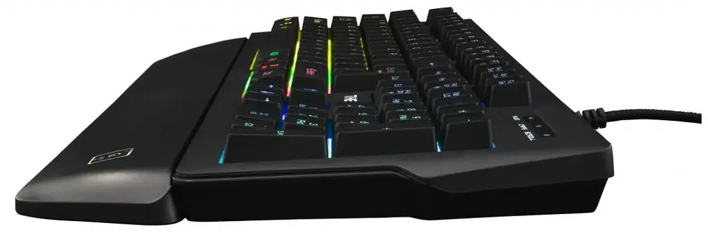 Clavier gaming pour setup PC de bureau idéal pour débuter l'e-sport