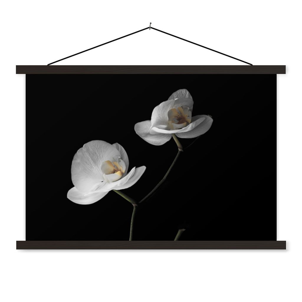 MuchoWow Textilposter Orchidee - Blumen - Schwarz - Weiß - Stilleben 90x60 cm mit schwarzem Rahmen - Aufhängungssatz