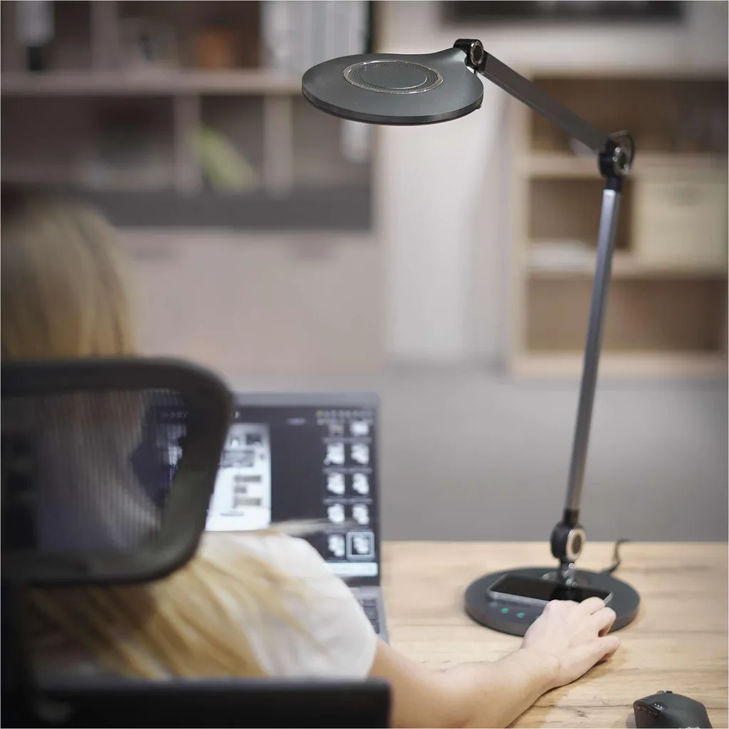 Lampe LED 9,2W 640lm dimmable avec station de charge USB intégrée EMOS - 5