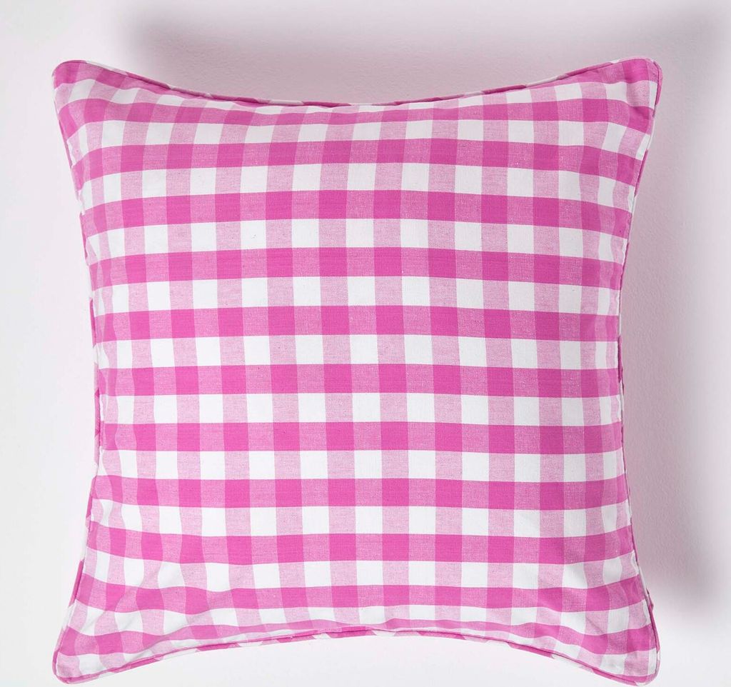 HOMESCAPES Pink karierter Kissenbezug 60 x 60 cm aus 100% Baumwolle