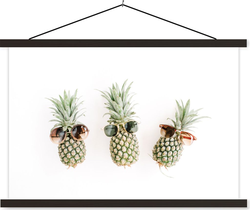 MuchoWow Textilposter Ananas - Tropisch - Sonnenbrille 90x60 cm mit schwarzem Rahmen - Aufhängungssatz