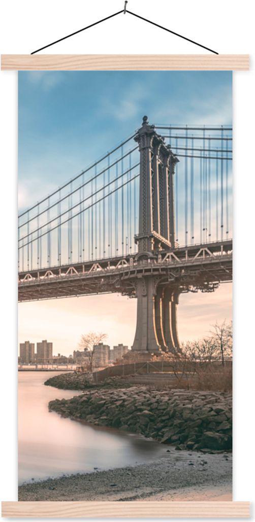 MuchoWow Textilposter New York - Fluss - Brücke 40x80 cm mit holzfarbenen Rahmen - Wohnzimmer