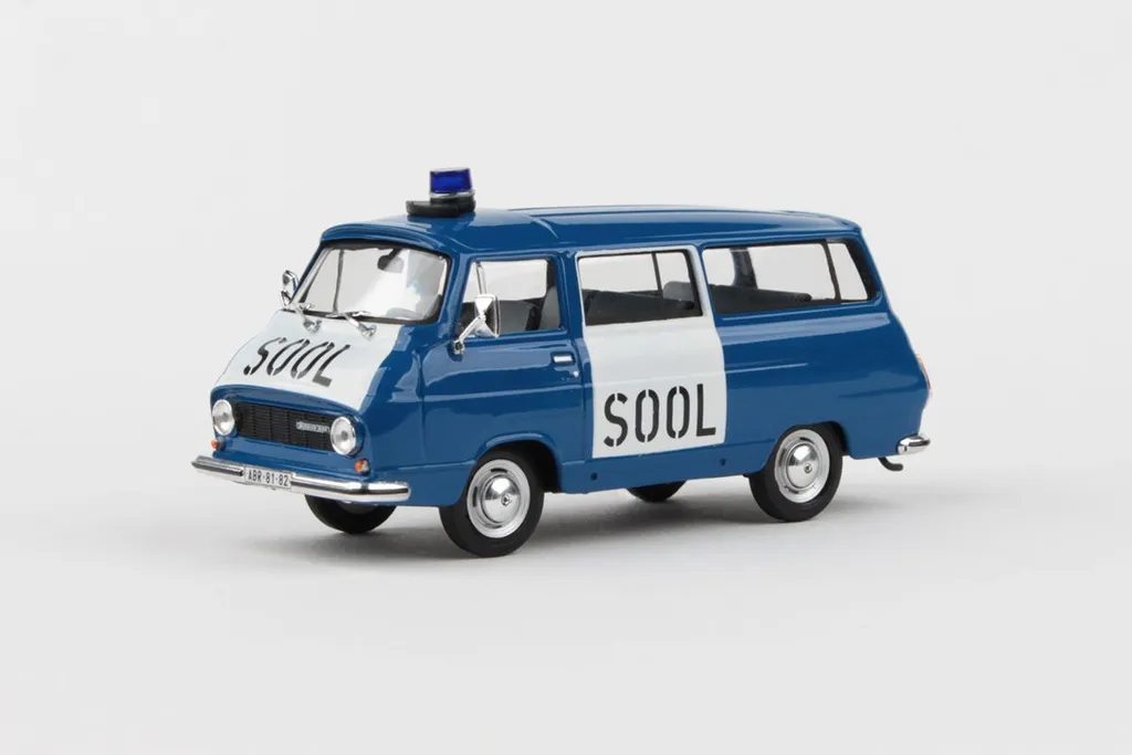Voiture miniature Skoda 1203 Abrex 1:43 en métal injecté de collection