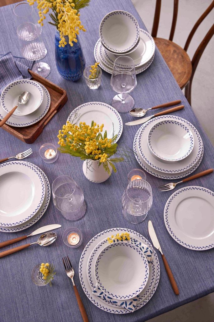 Hermia Concept, Hochwertiges 24-teiliges Dinner Set aus 100% Porzellan, Blau | 6 Servierplatten (25 cm), 6 Teller (21 cm), 6 Schalen (16 cm), 6 Des...