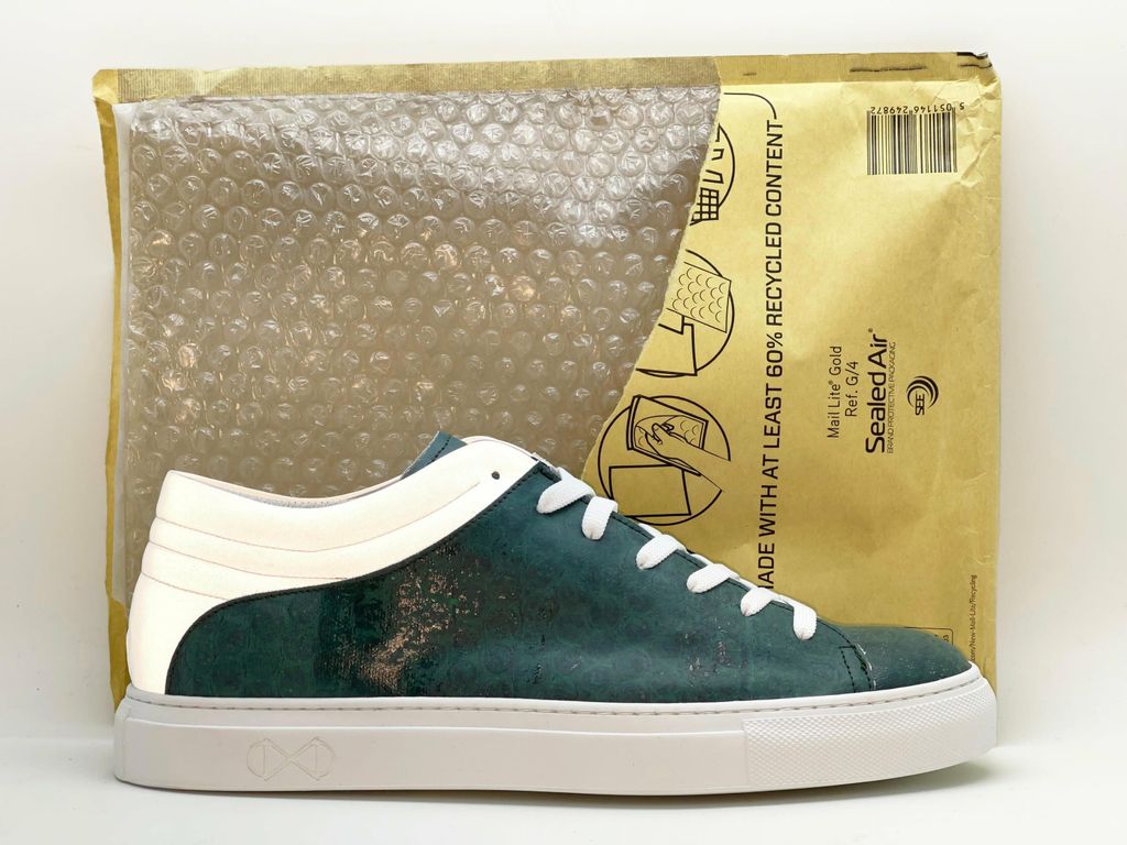 Herren Low-Top Sneaker in Grün mit Schnürverschluss und weißer Laufsohle