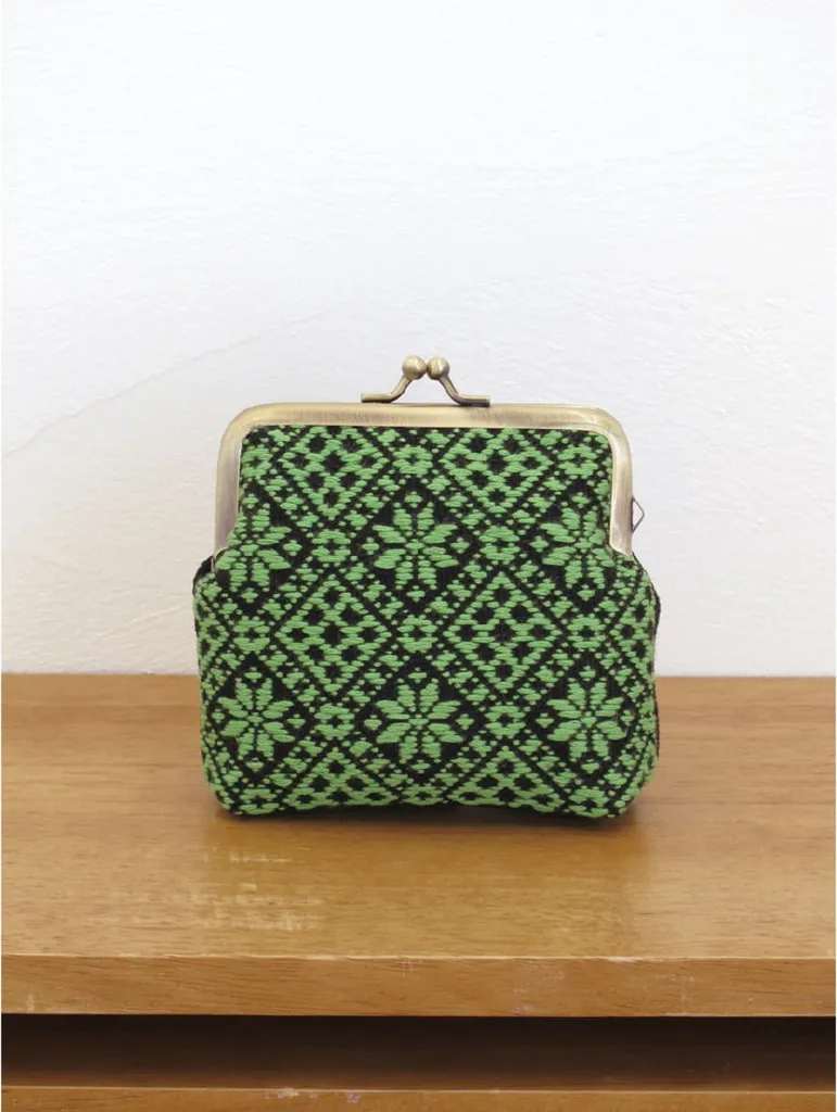 Petit Sac à Fermoir à Broder Kogin Olympus Motif Géométrique Vert