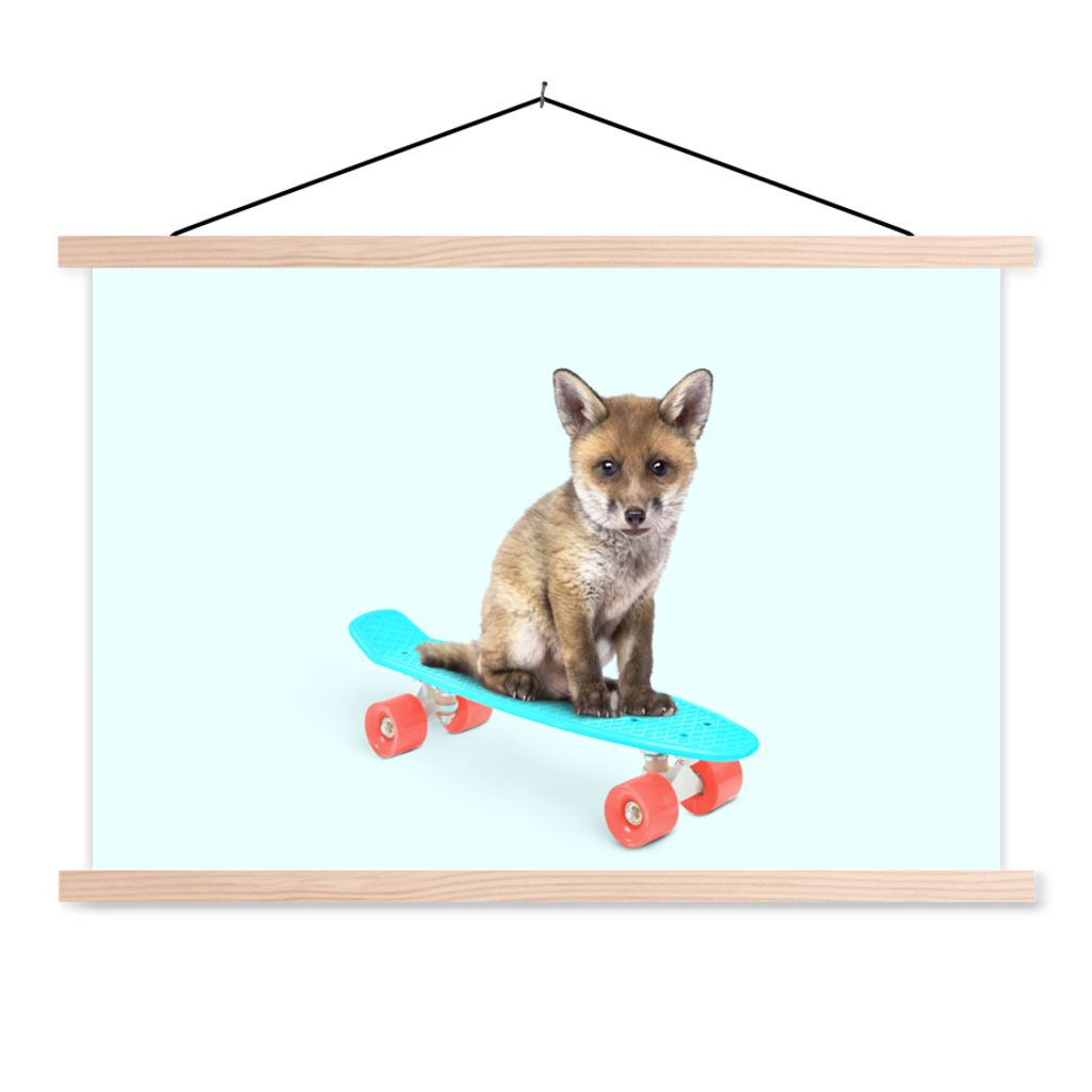 MuchoWow Textilposter Fuchs - Tiere - Skateboard - Blau 120x80 cm mit holzfarbenen Rahmen - Aufhängeset