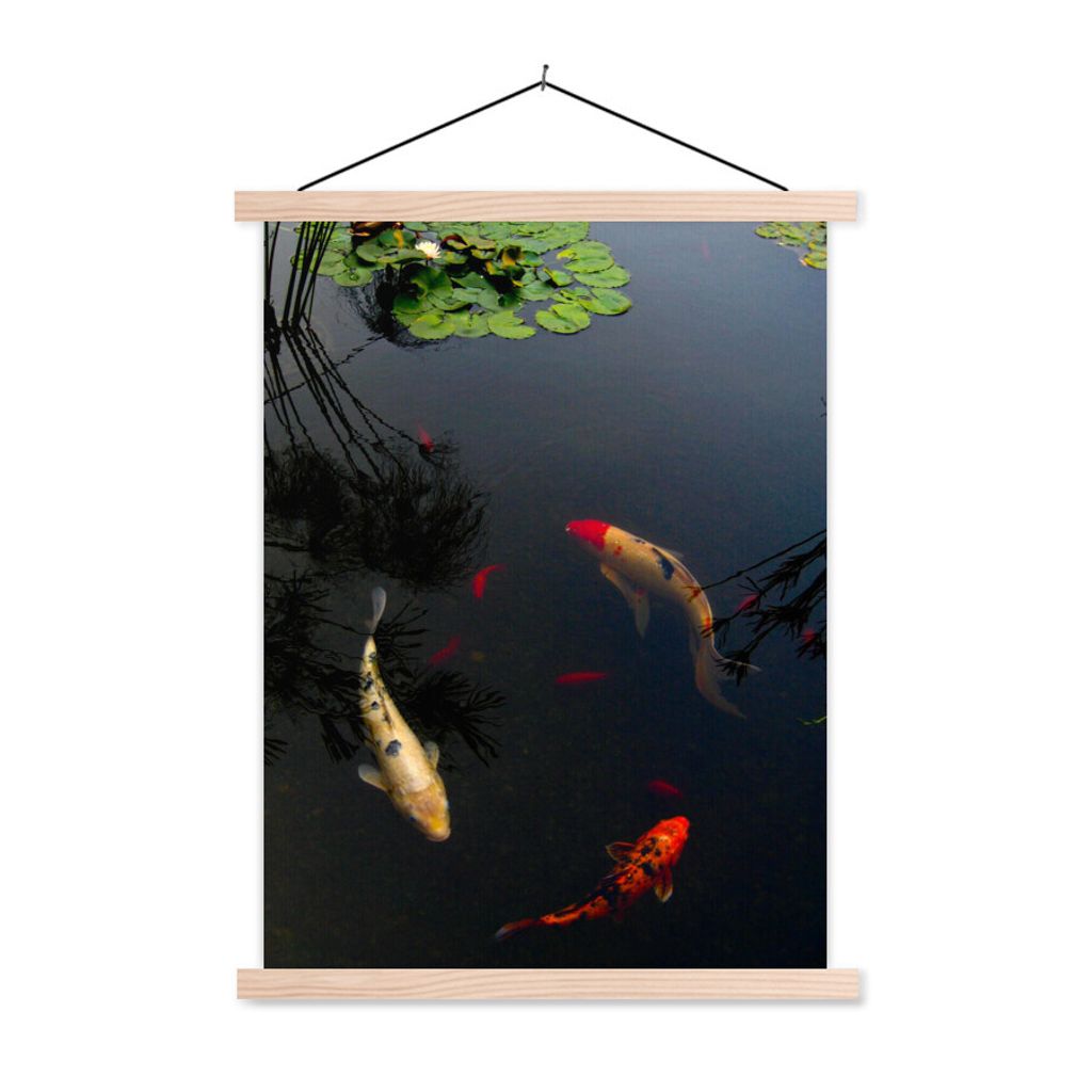 MuchoWow Textilposter Eine Gruppe von Koi-Karpfen, die im Kreis schwimmen 40x53 cm mit holzfarbenen Rahmen - Schlafzimmer