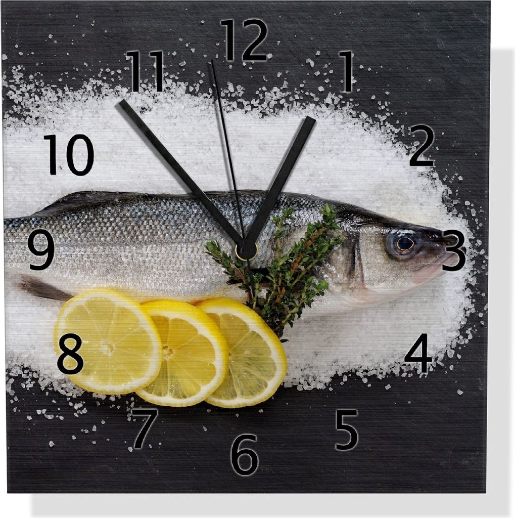 Wallario Design Wanduhr Fischmenü - Frischer Fisch auf Salz mit Zitronen aus Aluverbund, Größe 30 x 30 cm