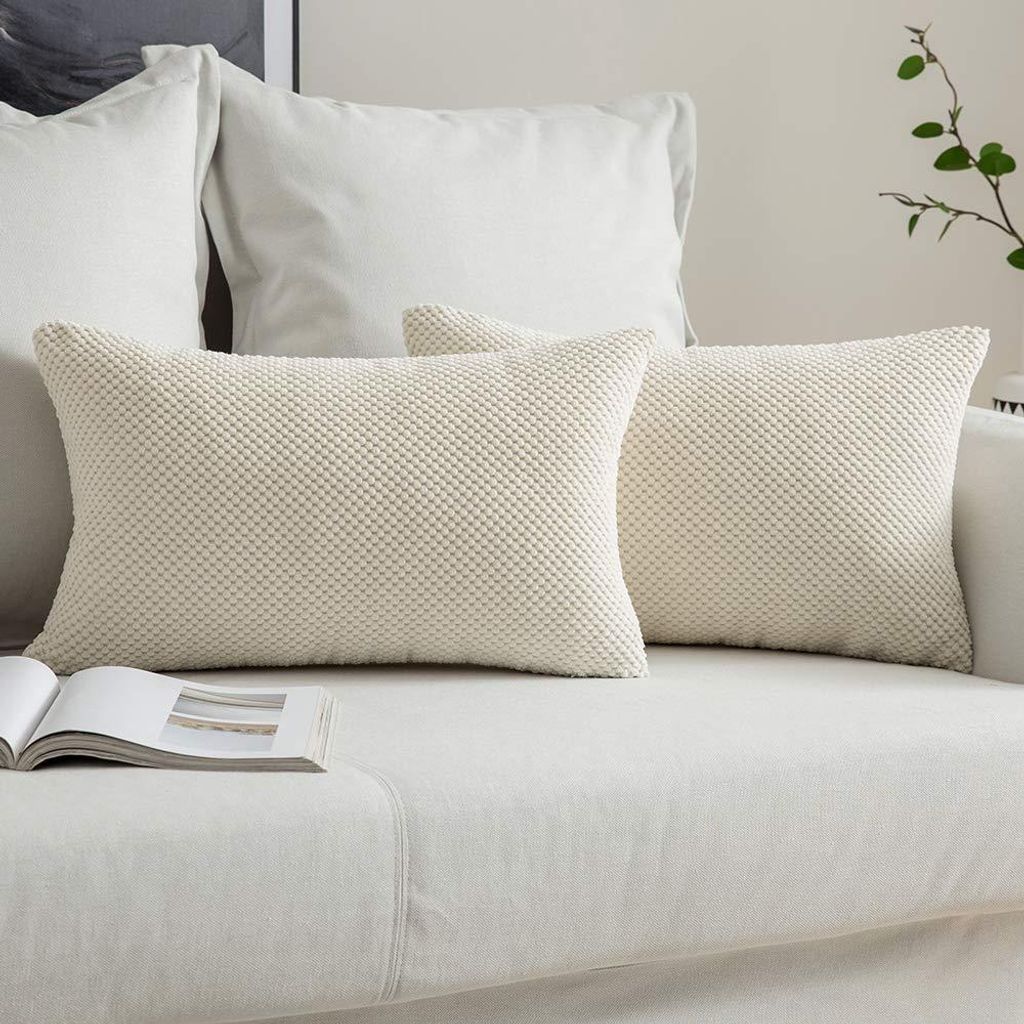 Set aus 2 Kissenbezügen, 30x50 cm, beige, mit körniger Textur, dekorativ, weich, für Wohn- und Schlafzimmer.