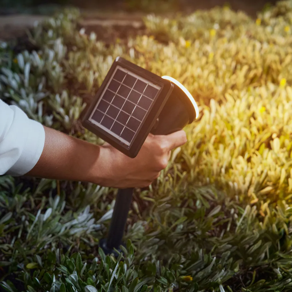 Philips JIVIX Faretto LED Solare 1.4W: Design Nero e Luce Calda 2700K - 4