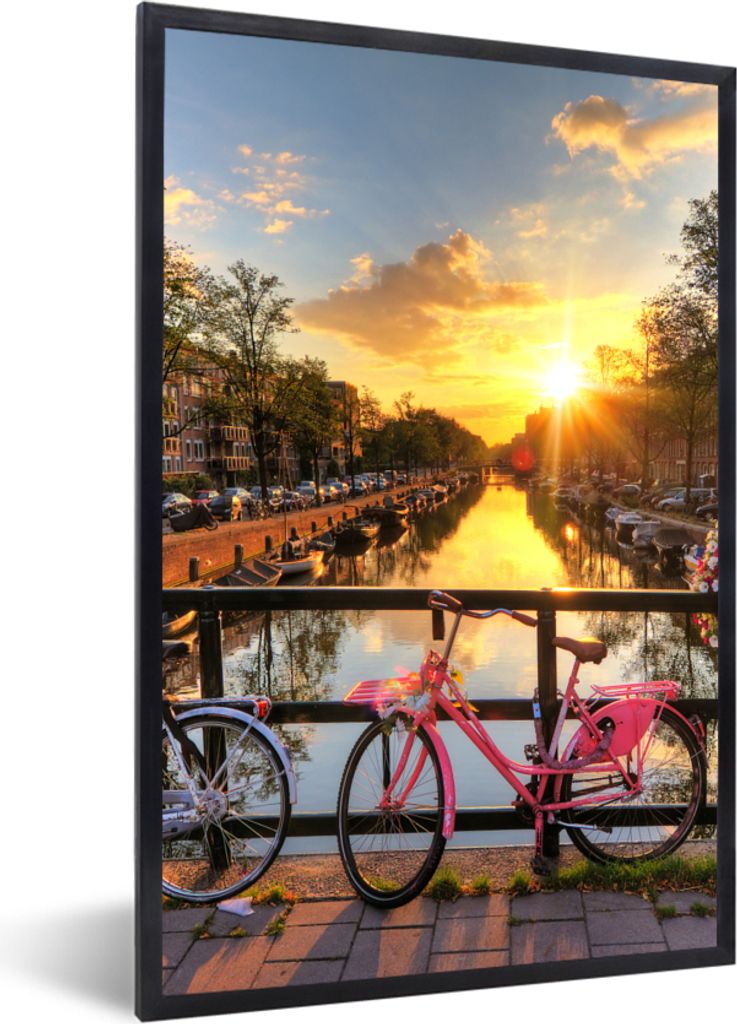 MuchoWow Gerahmtes Poster Amsterdam - Blumen - Brücke - Fahrrad - Sonnenuntergang 60x90 cm - Poster mit Schwarzem Bilderrahmen Wandposter Rahmen...