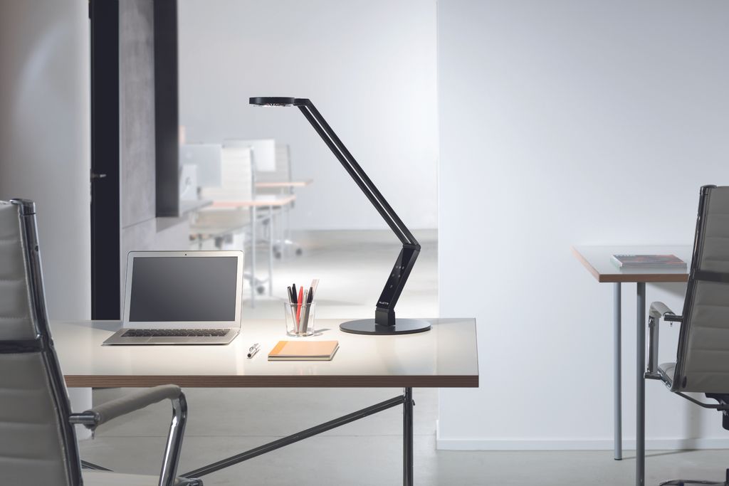 LUCTRA TABLE RADIAL/BASE LED Tischleuchte 680 lm Schwarz Produktbild 