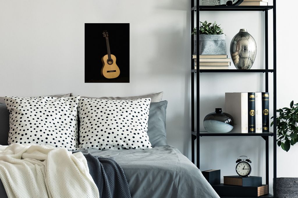 MuchoWow Poster Vorderansicht einer akustischen Gitarre auf schwarzem Hintergrund 30x40 cm - Wandplakat - Poster Kinderzimmer