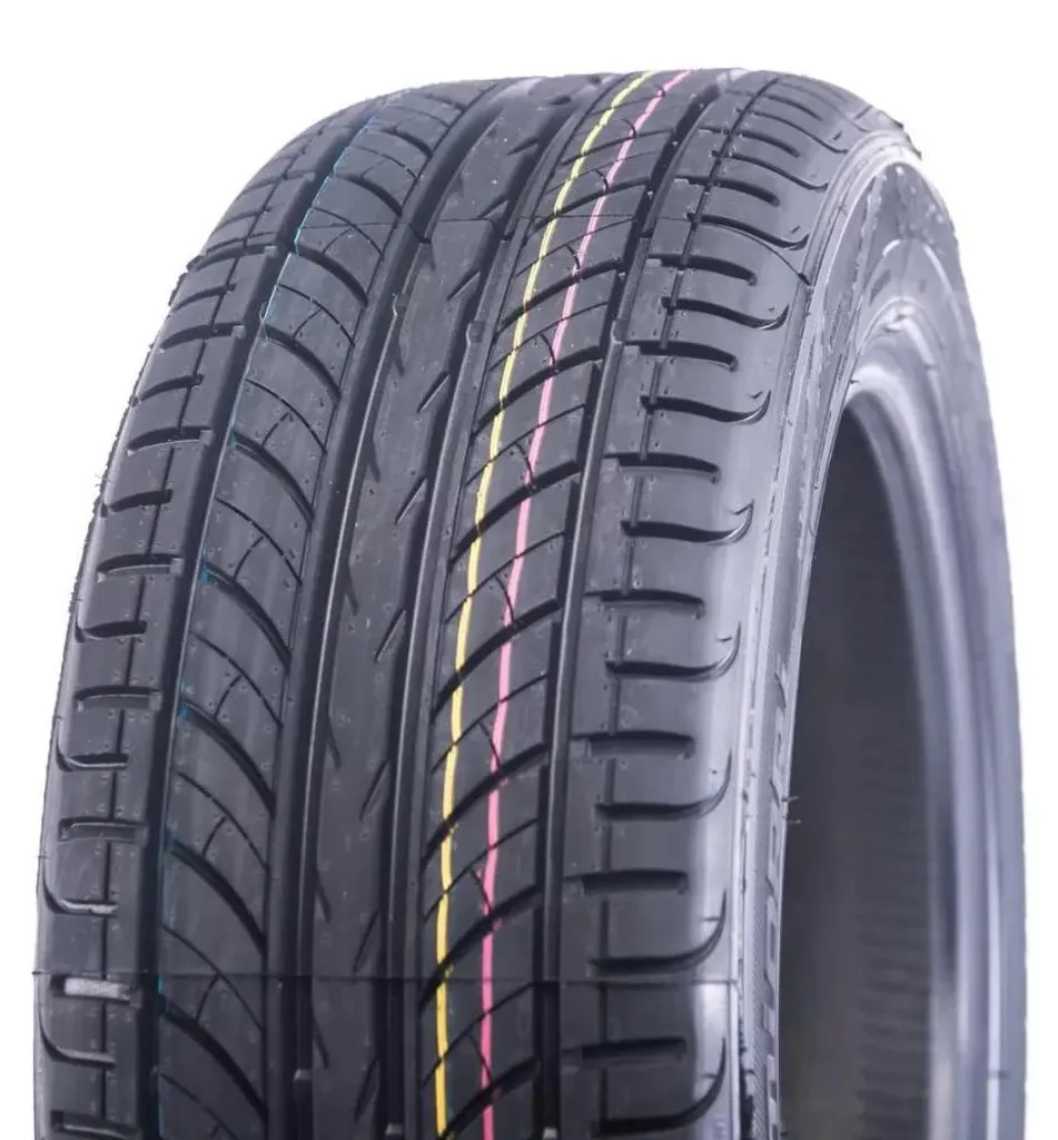 Pneu de tourisme 195/60R15 88V Solazo haute performance pour voiture