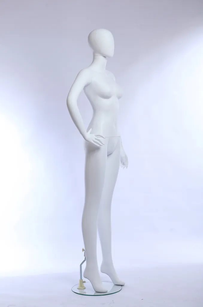 Mannequin femme abstrait YM6-7-6 blanc mat peint pour vitrine chic
