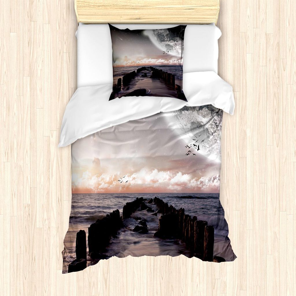 ABAKUHAUS Platz Bettbezug Set, Mond-Fantasie-Planeten-Strand mit altem Pier mit Seewellen-Fiktions-Eklipse-Himmel-Landschaft, 135 x 200 cm + 80 x 8...
