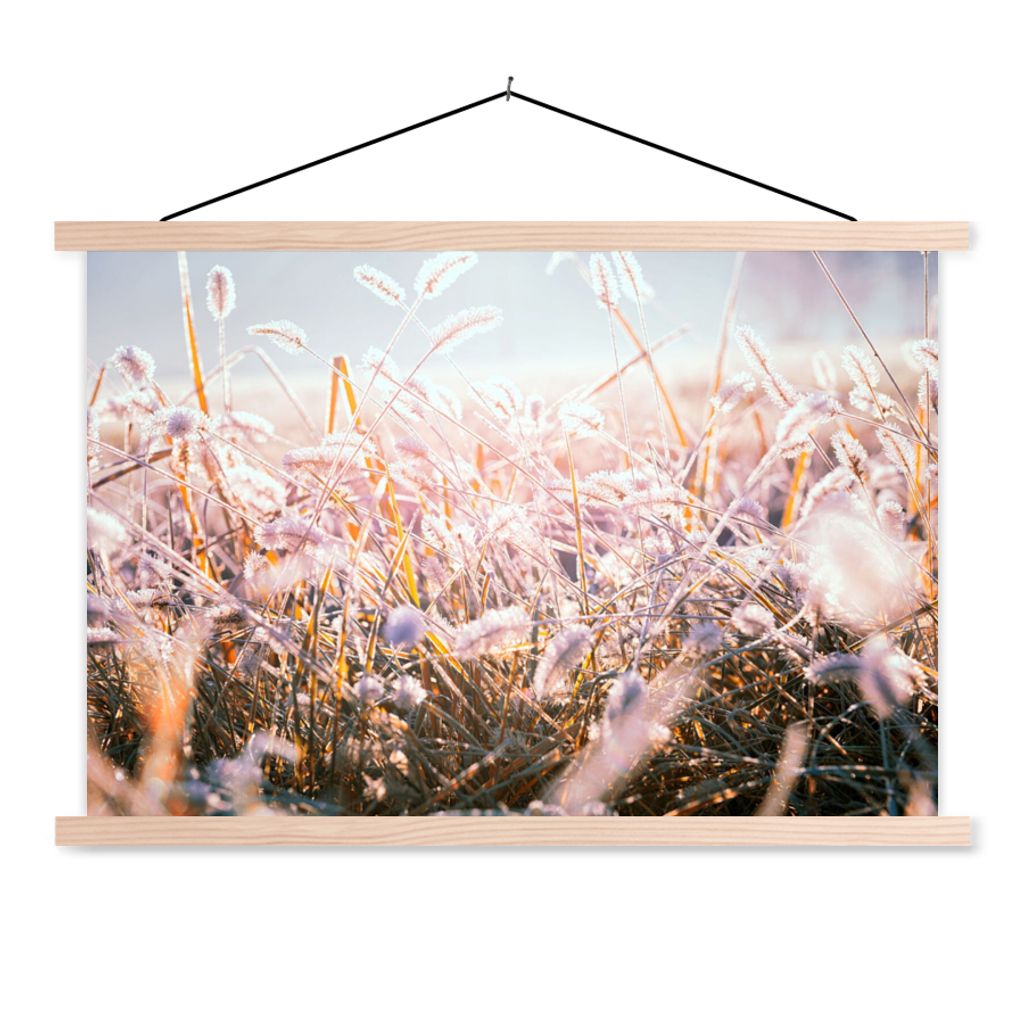 MuchoWow Textilposter Gras - Sonne - Winter - Schnee 120x80 cm mit holzfarbenen Rahmen - Aufhängeset