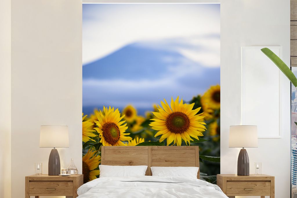 MuchoWow Fototapete für Wohnzimmer oder Schlafzimmer Wandtapete Vinyl Motivtapete Sonnenblume - Saatgut - Berg - 195x300 cm - Das Hintergrundbild