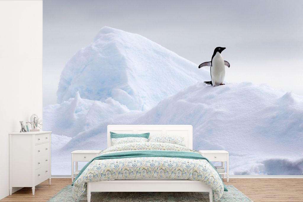 MuchoWow Fototapete für Wohnzimmer oder Schlafzimmer Wandtapete Vinyl Motivtapete Pinguin - Eis - Winter - 330x220 cm - Fototapeten