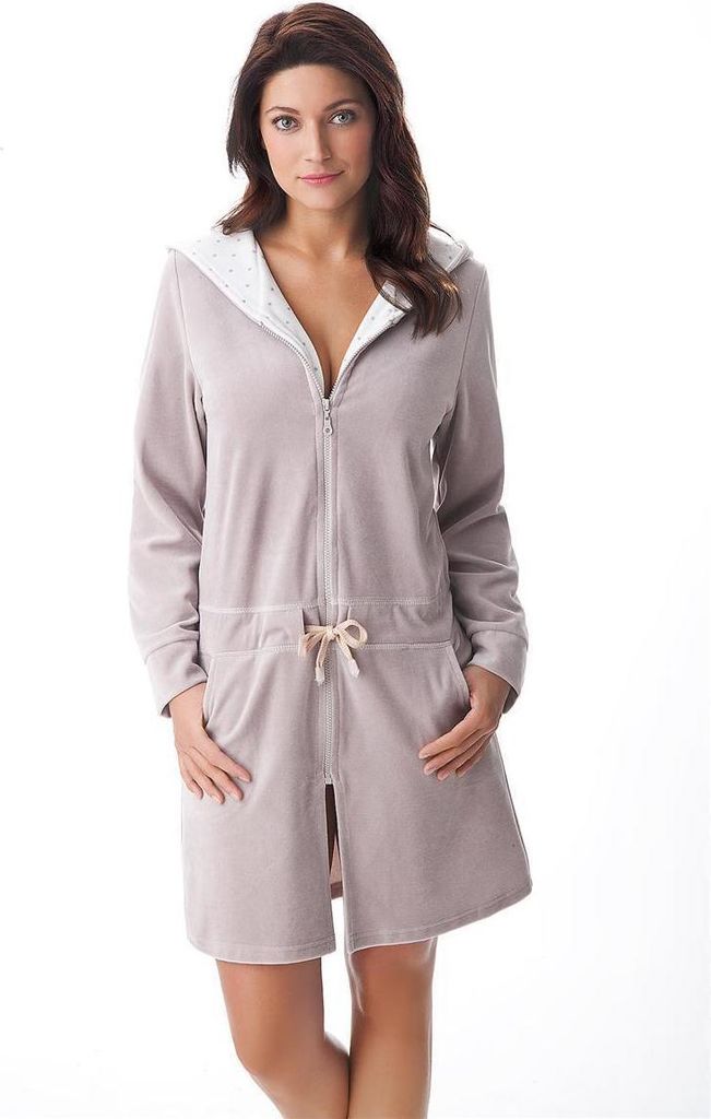 DOROTA kuscheliger und moderner Bademantel mit Reißverschluss und Taschen, Beige, Gr. XL