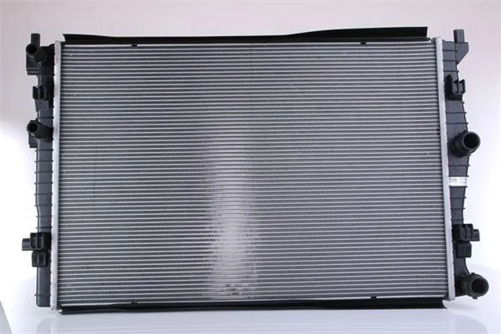 Évitez la surchauffe avec le radiateur moteur NISSENS 606267 OE 5WA121251