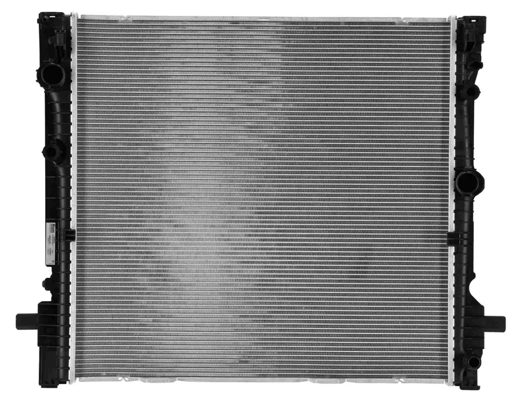 Évitez la surchauffe avec le radiateur NISSENS 606876 pour BMW X3 G01 X4