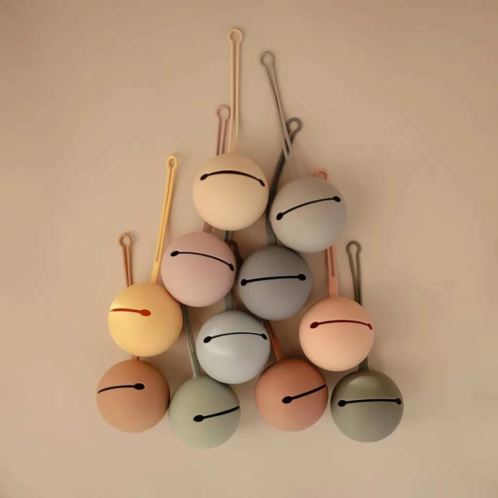 Étui à sucette Mushie Silicone Pacifier Case Khaki pour bébé - 10