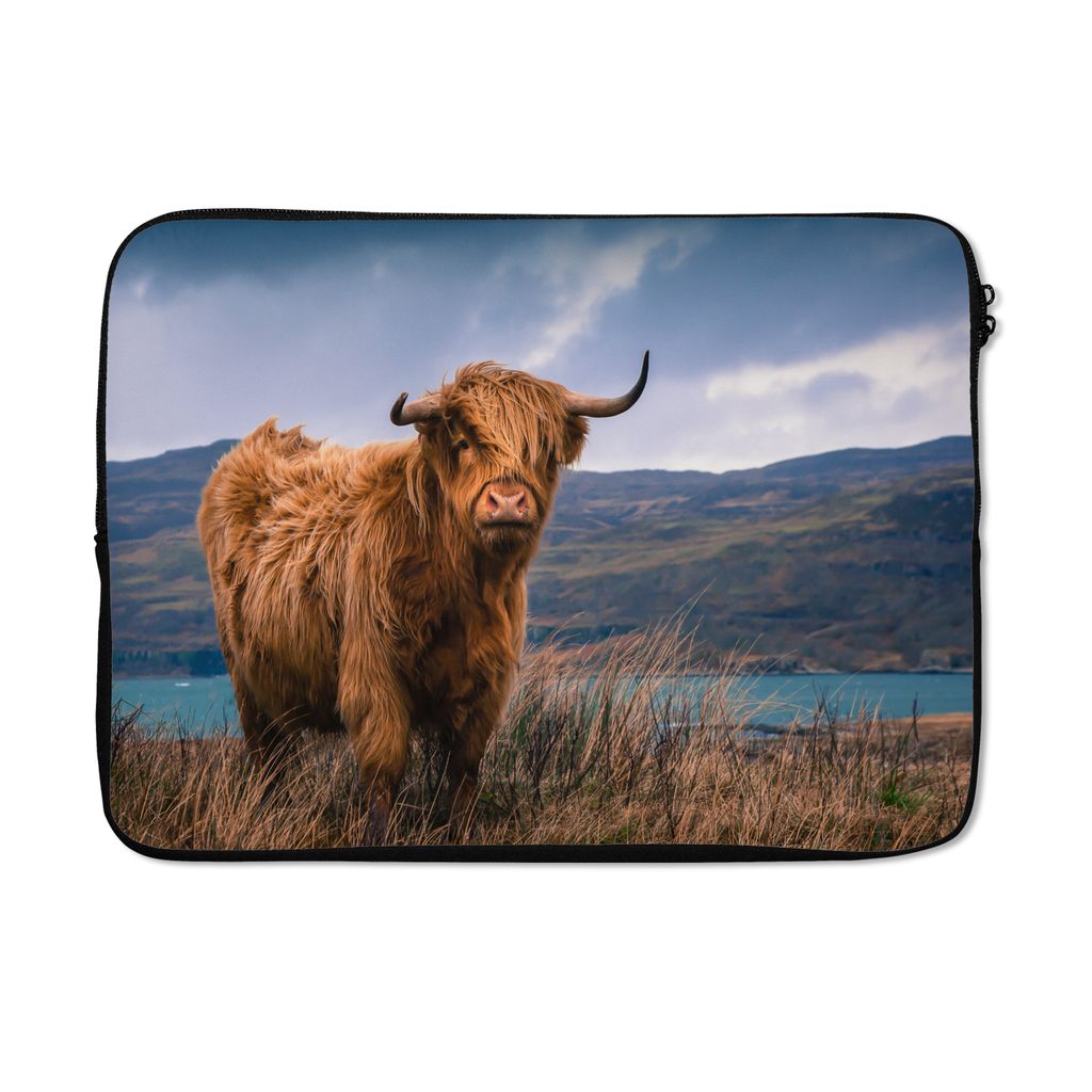 MuchoWow Laptop Hülle 14 ZollSchottischer Highlander - Berg - Wasser - Natur - Kuh Laptoptasche - Laptoptasche - Stoßsicher - Schutzhaube