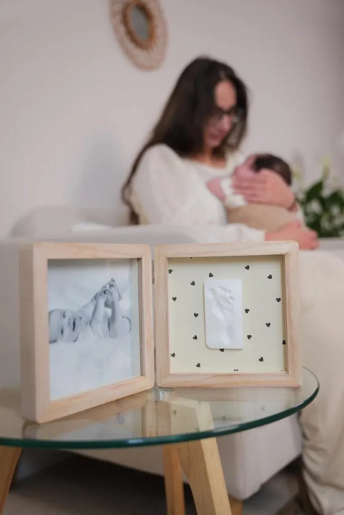 Cadre Décoratif avec Impression Coeurs : Idée Cadeau Naissance et Déco