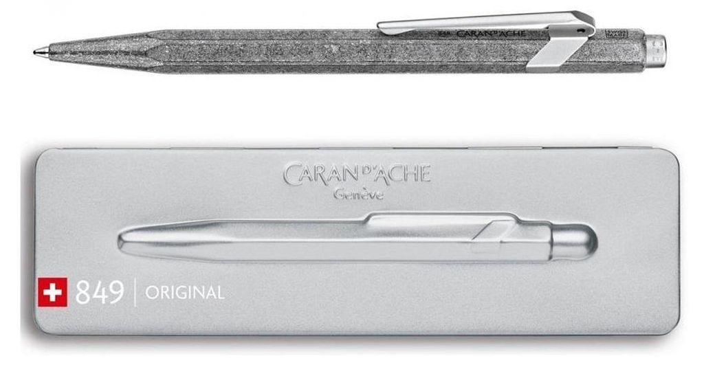 A pen and its packaging are shown against a white background.
