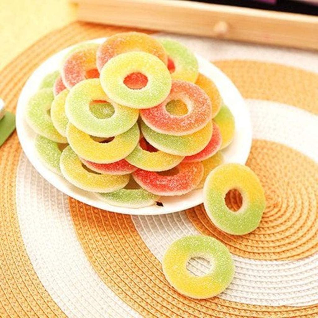 Siliconen Süßigkeitenformen Set - Eiswürfelschalen für Schokolade Gelee Gummibärchen - Seifenformen mit Pipetten - Set von 4 (zufällige Farbe)