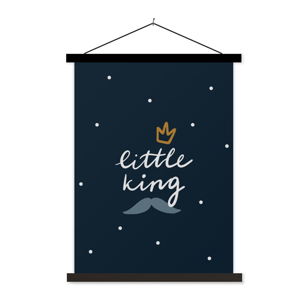 MuchoWow Textilposter Zitate - Kleiner König - Kinder - Sprichwörter - Baby - Kleiner Junge 90x120 cm mit schwarzem Rahmen - Dekoration