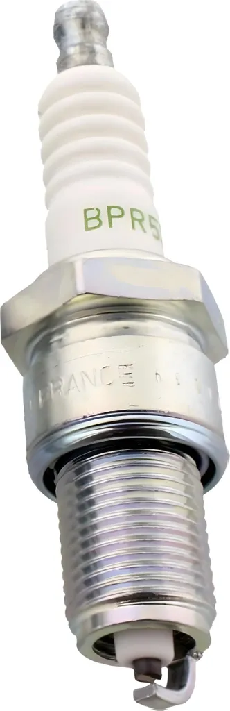 4 Candele NGK BPR5EY-11 V-Line 3028: Qualità Giapponese per la tua Auto