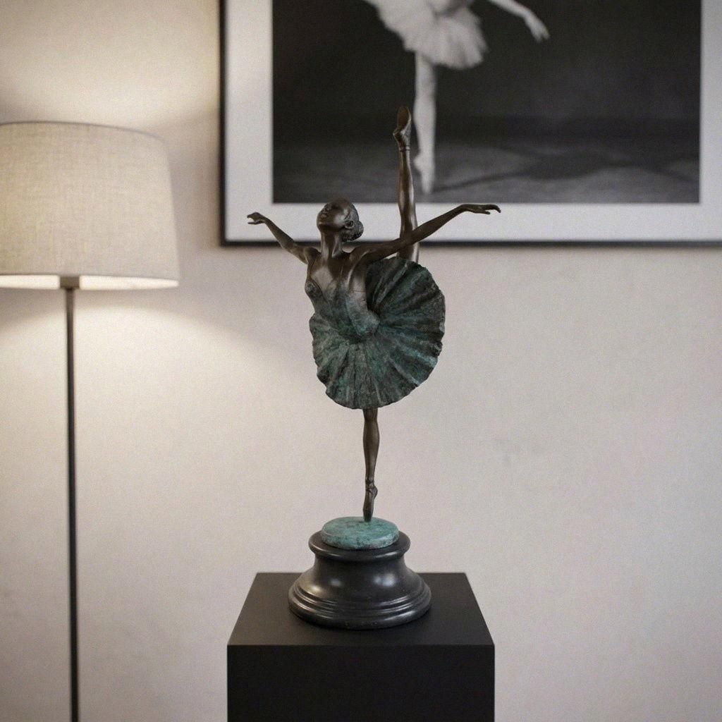 Bronze Figur Ballerina, grün patiniert, auf Marmor, hochwertig, H.68 cm