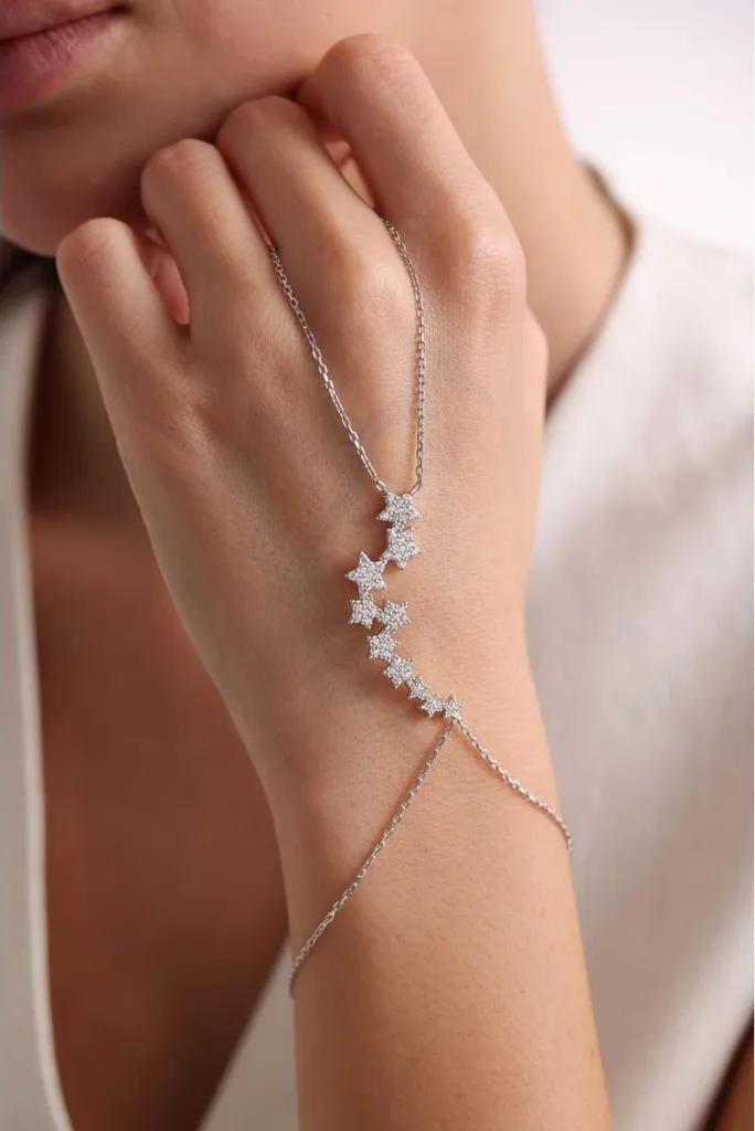 Bijou de main de mariage en argent rhodié et étoile zircone brillante