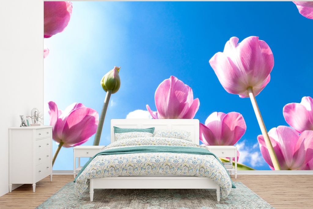 MuchoWow Fototapete für Wohnzimmer oder Schlafzimmer Wandtapete Vinyl Motivtapete Die Sonne scheint auf die Tulpen - 295x220 cm - Wand Tapete